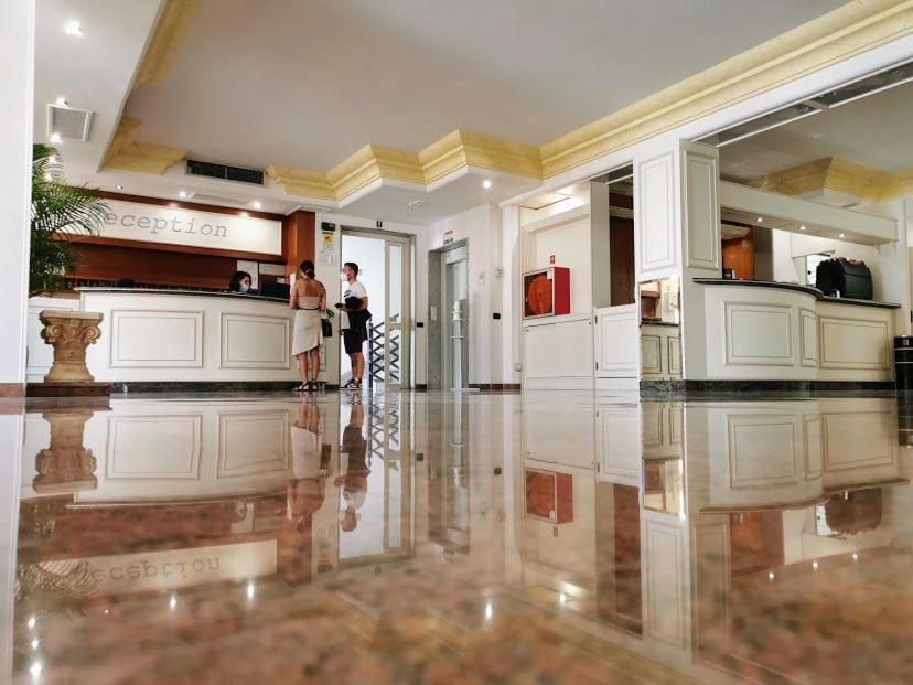 Porto Cesareo Hotel Eksteriør bilde