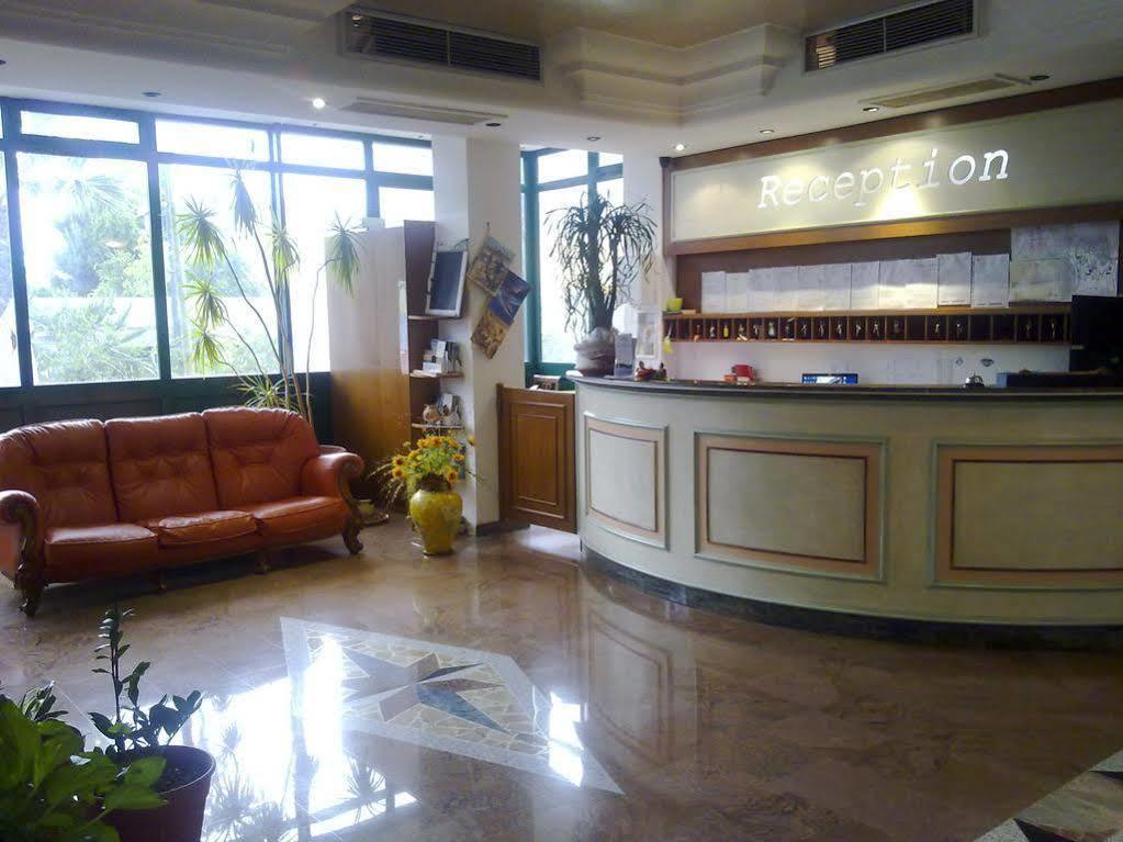Porto Cesareo Hotel Eksteriør bilde